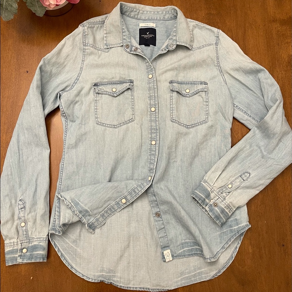 American Eagle Denim button up shirt Size M